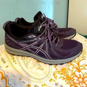 ASICS grape trail trainers